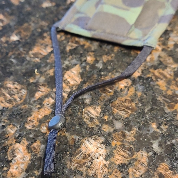 Coach adjustable camo face mask - Picture 3 of 4